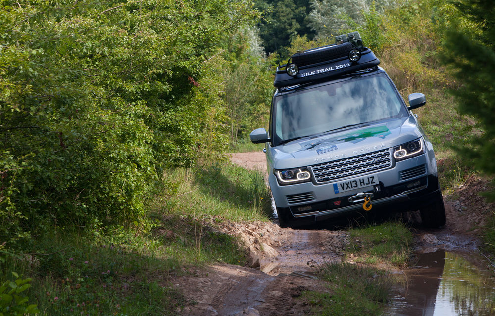 Range Rover aduce doi hibrizi la Frankfurt - Poza 7