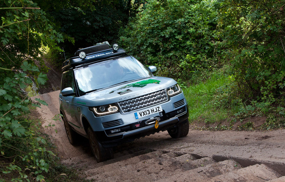 Range Rover aduce doi hibrizi la Frankfurt - Poza 6