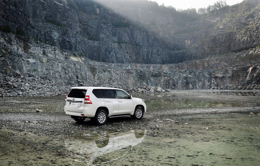 Toyota Land Cruiser facelift - imagini şi detalii oficiale - Poza 10