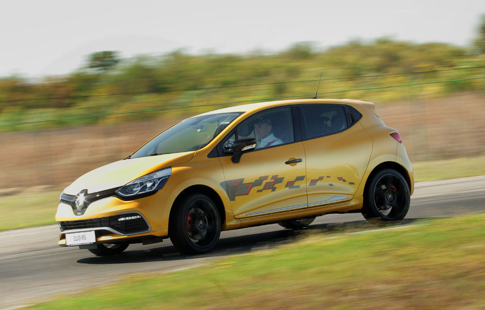Renault Sport Experience: senzații tari pe circuit cu sportivele Renault - Poza 30