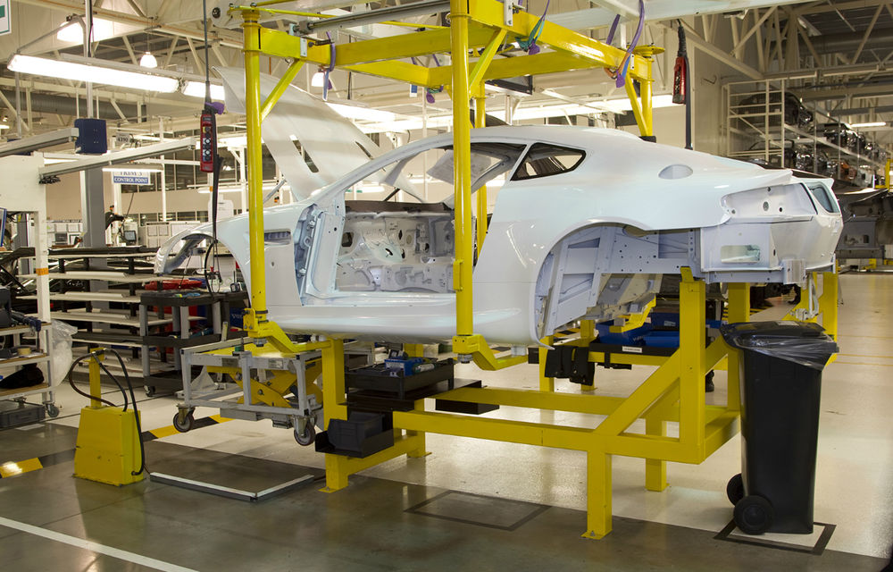 Aston Martin ar putea primi platforme de la Mercedes-Benz - Poza 1