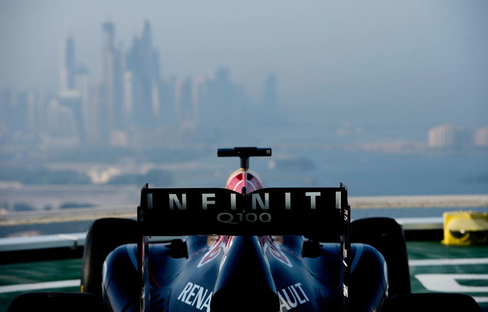 Red Bull a sărbătorit titlurile cu &quot;cerculeţe&quot; pe helipadul clăirii Burj Al Arab din Dubai - Poza 7
