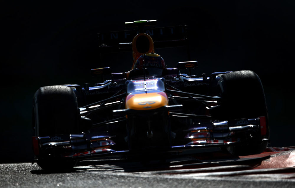 Webber va pleca din pole position la Abu Dhabi din faţa lui Vettel - Poza 1