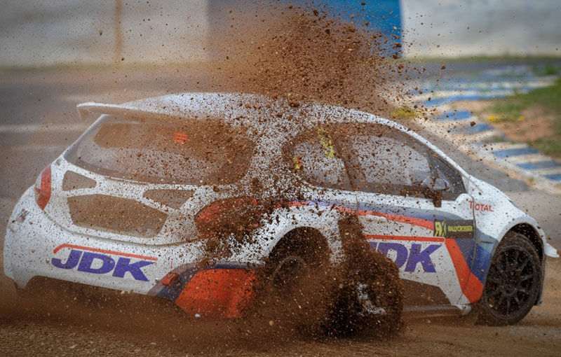 Peugeot ar putea concura în Raliul Dakar în 2015 cu Loeb şi Peterhansel - Poza 1
