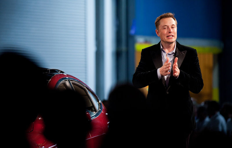 Elon Musk prevede dezvoltarea unui avion supersonic motorizat electric - Poza 1