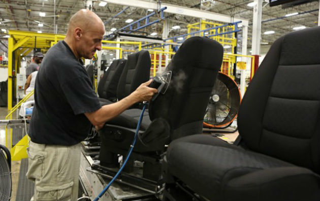 Furnizorul auto Lear deschide o fabrică la Iaşi pentru producţia de scaune - Poza 1