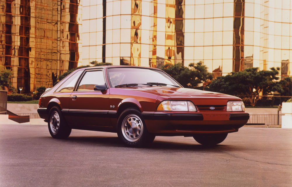 POVEŞTI AUTO: Ford Mustang - 50 de ani de legendă - Poza 5