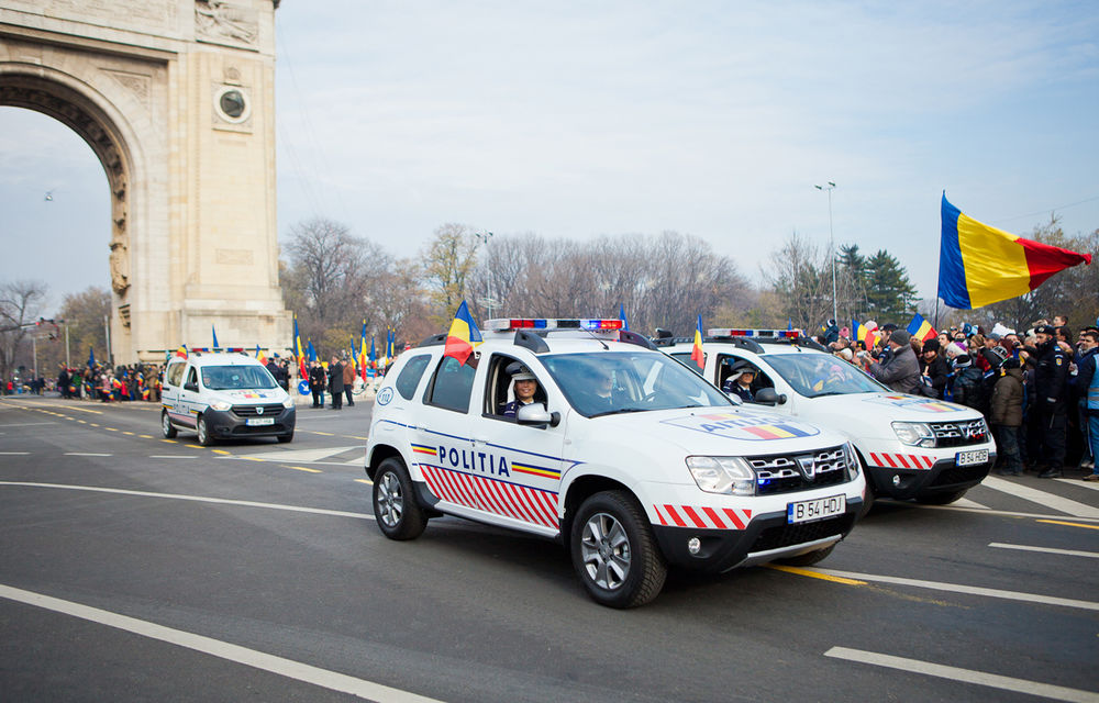 Noul Duster facelift de Poliţie a fost în prim-plan la parada de 1 Decembrie de la Bucureşti - Poza 1