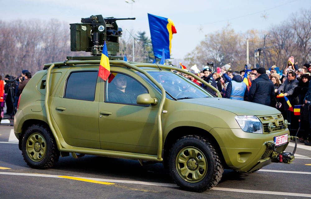 Noul Duster facelift de Poliţie a fost în prim-plan la parada de 1 Decembrie de la Bucureşti - Poza 2