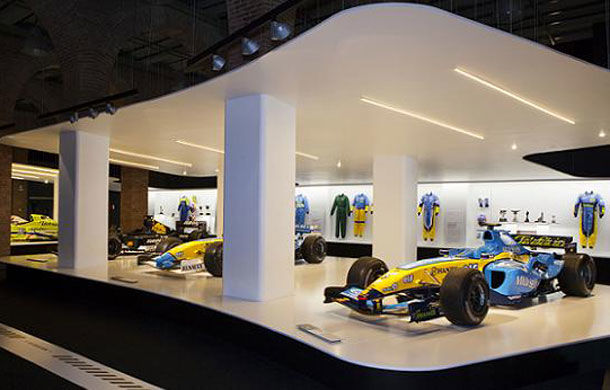 Alonso şi-a lansat propria expoziţie de Formula 1 la Madrid - Poza 1
