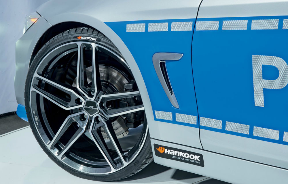 BMW Seria 4 Coupe a fost transformat în maşină de poliţie pentru Salonul de tuning de la Essen - Poza 7