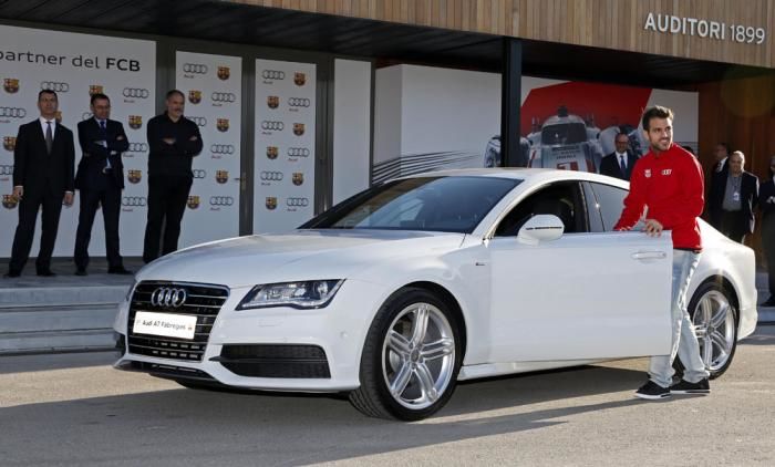 Audi a livrat o flotă de maşini pentru toţi jucătorii Barcelonei. Messi a ales un Audi Q5 - Poza 3