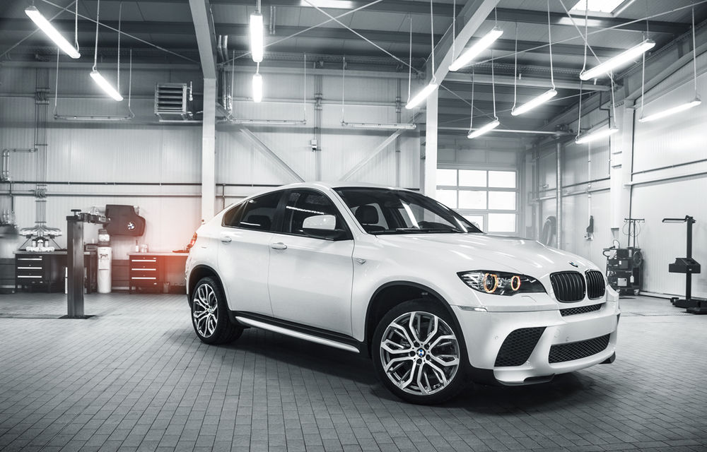 Vizită la „estetician”: de la BMW X6 standard la BMW X6 M Performance - Poza 1