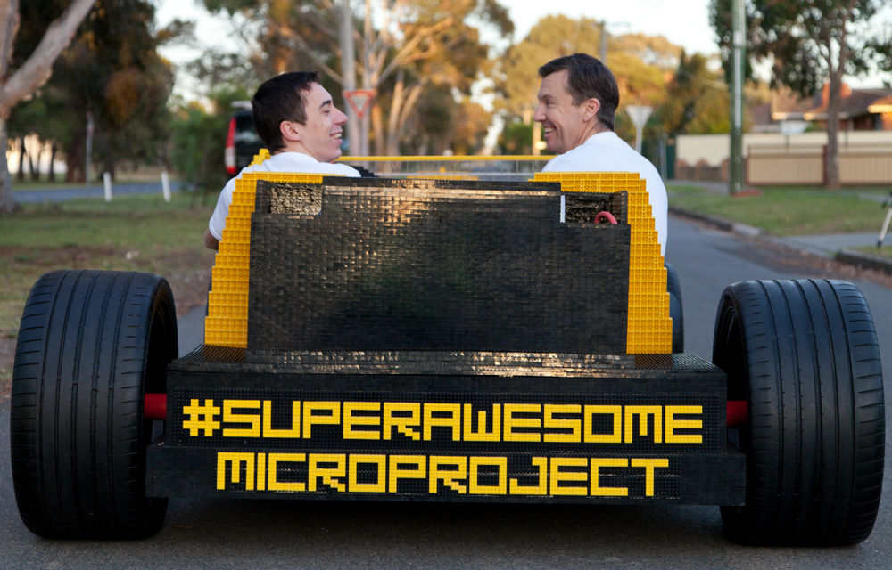 Invenţie româno-australiană: maşina care merge cu aer şi este construită din piese LEGO - Poza 5