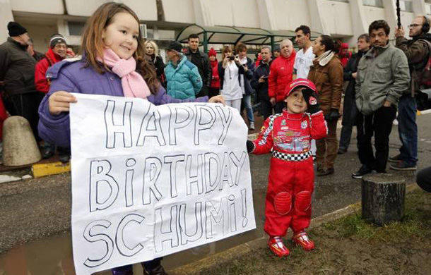 200 de fani Ferrari l-au vegheat pe Schumacher la împlinirea a 45 de ani - Poza 1