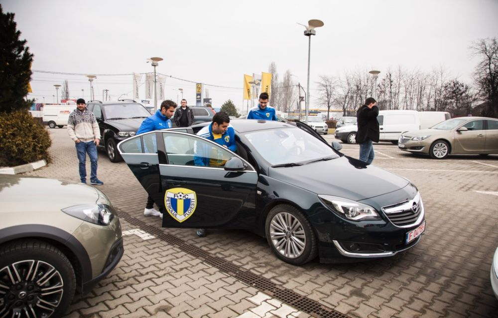 Opel a devenit sponsor principal al echipei de fotbal Petrolul Ploieşti - Poza 13