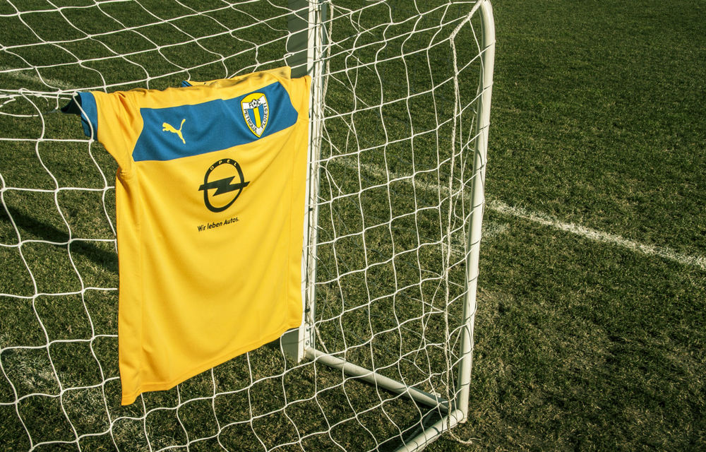 Opel a devenit sponsor principal al echipei de fotbal Petrolul Ploieşti - Poza 7