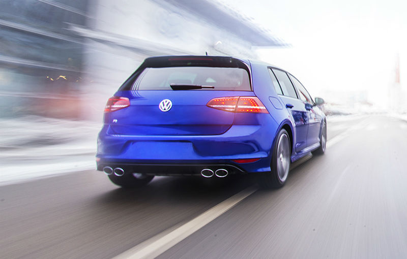 Primul Volkswagen Golf VII R din România a fost livrat unui client din Bucureşti - Poza 2