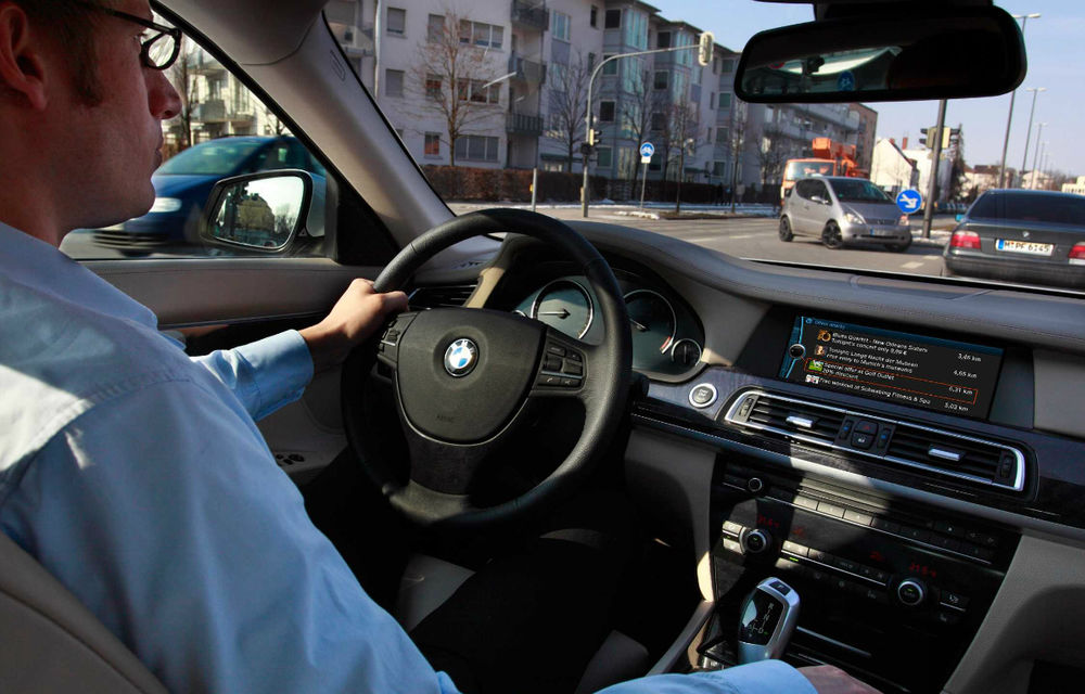Proiect de cercetare BMW: reclame în maşină prin iDrive - Poza 1