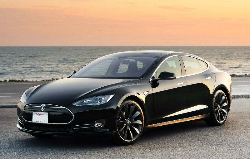 Tesla Model S va primi tracţiune integrală şi baterii pentru o autonomie mai mare - Poza 1