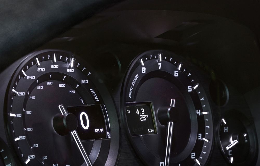 Aston Martin prezintă trei ediţii speciale ale lui DB9 şi V8 Vantage - Poza 23