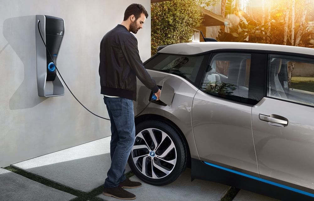 BMW pregăteşte un nou sistem de încărcare rapidă a vehiculelor electrice - Poza 1