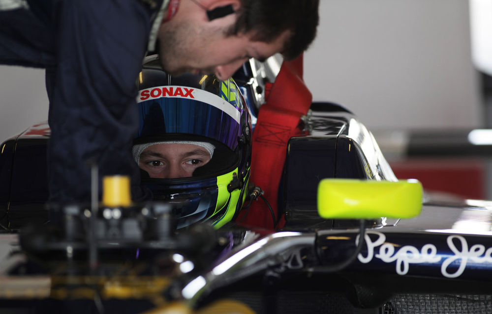 Vişoiu ar putea concura şi în Formula Renault 3.5 în sezonul 2014 - Poza 1
