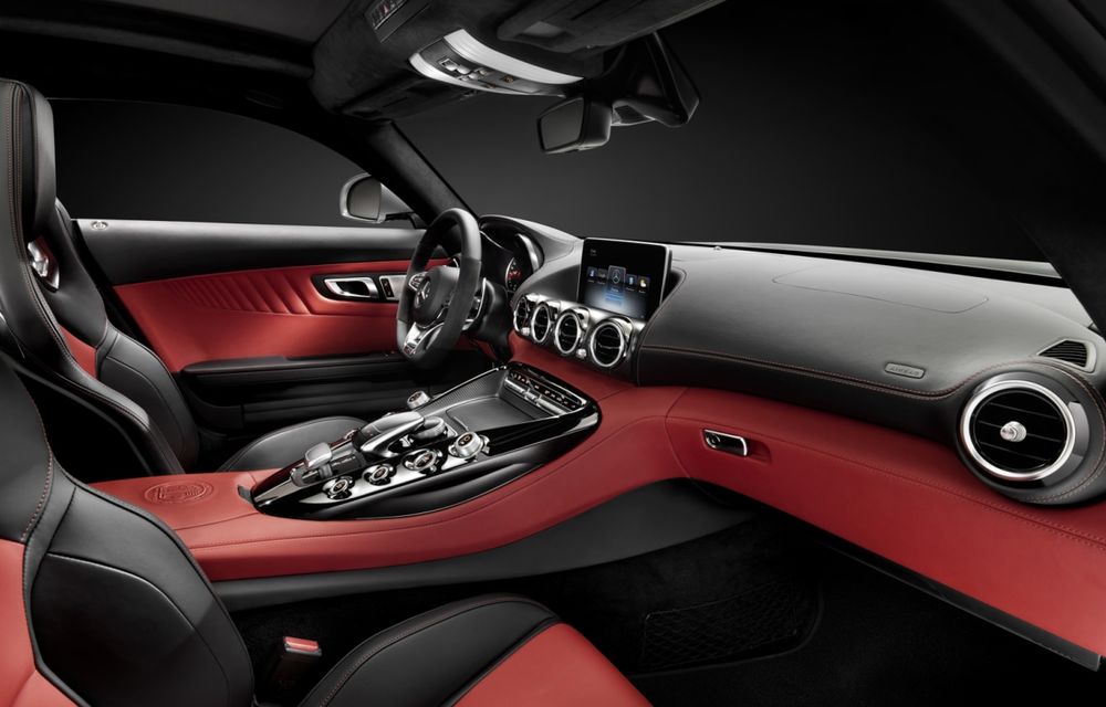Mercedes-AMG GT, înlocuitorul lui SLS AMG, îşi dezvăluie interiorul - Poza 1