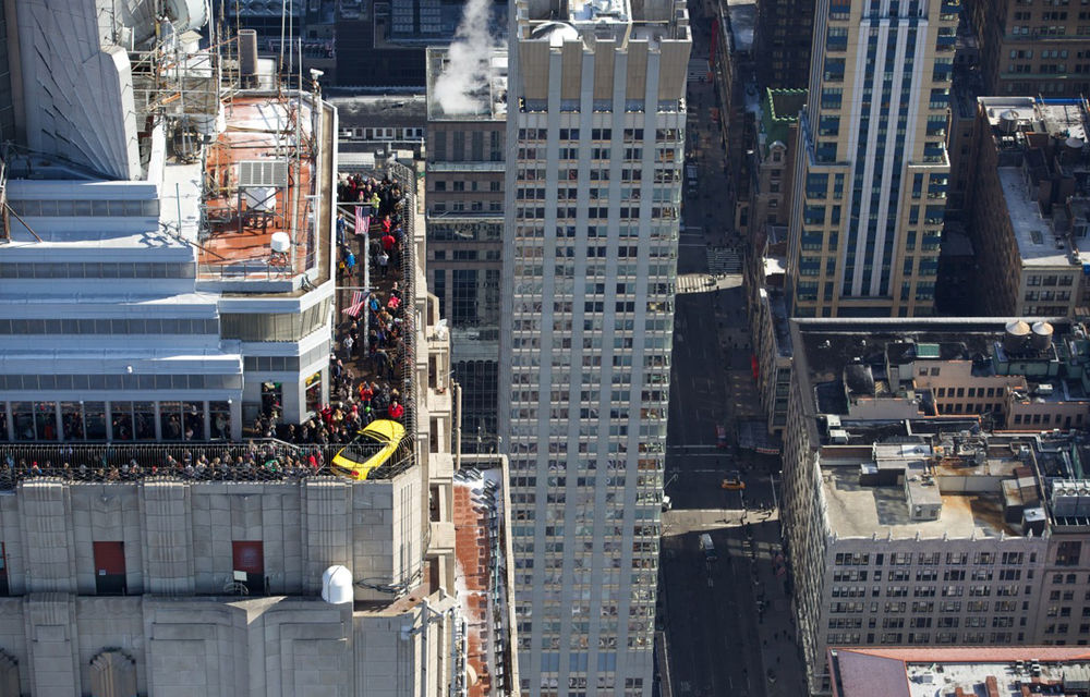 După 49 de ani, Mustang a revenit pe acoperişul Empire State Building - Poza 2