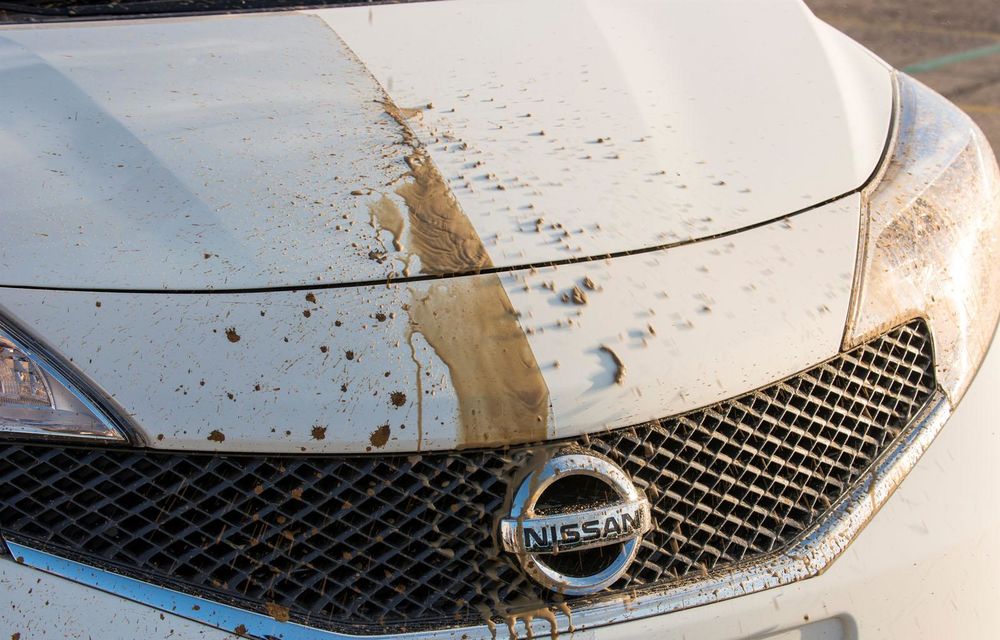 Nissan testează vopseaua care nu permite murdărirea maşinii - Poza 6