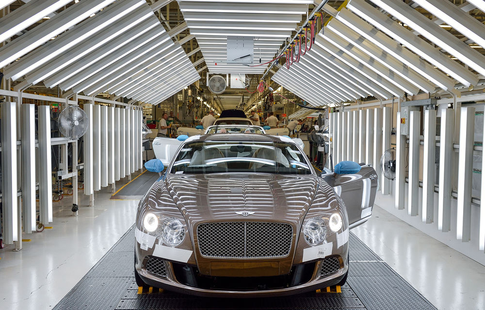 O vizită la Bentley: perfecţiunea mâinilor muncite - Poza 75