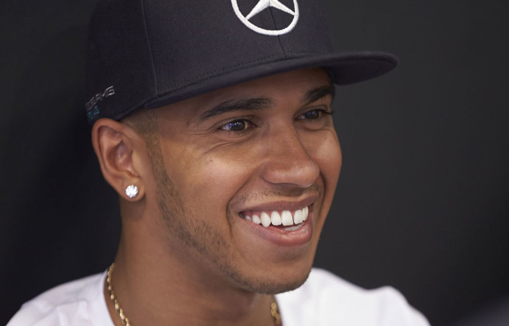 Hamilton susţine că este mai determinat decât Rosberg să câştige titlul - Poza 1