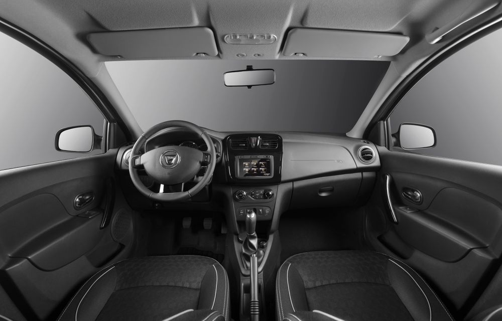 Dacia lansează ediţia specială Logan 10 ani: climatizare automată, comenzi pe uşi şi semnal în oglinzi - Poza 7