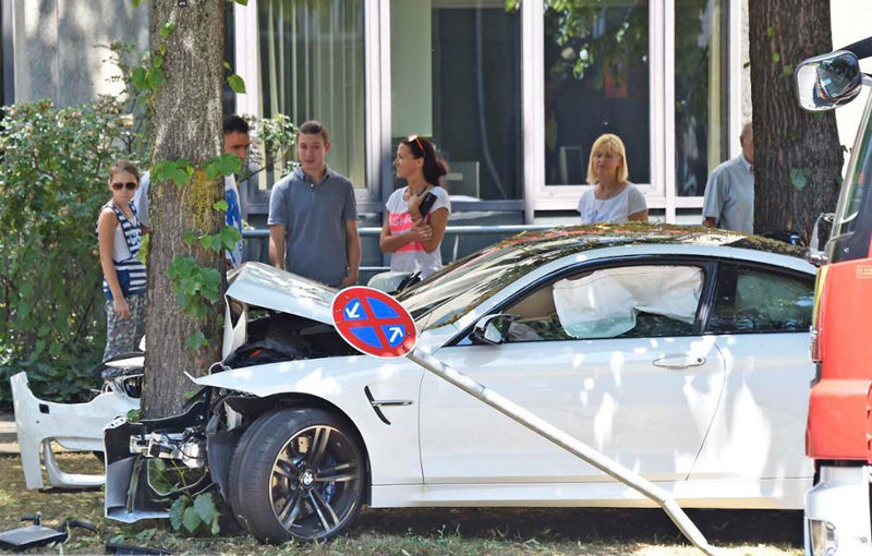 Daună totală: primul BMW M4 distrus vine din Germania - Poza 7