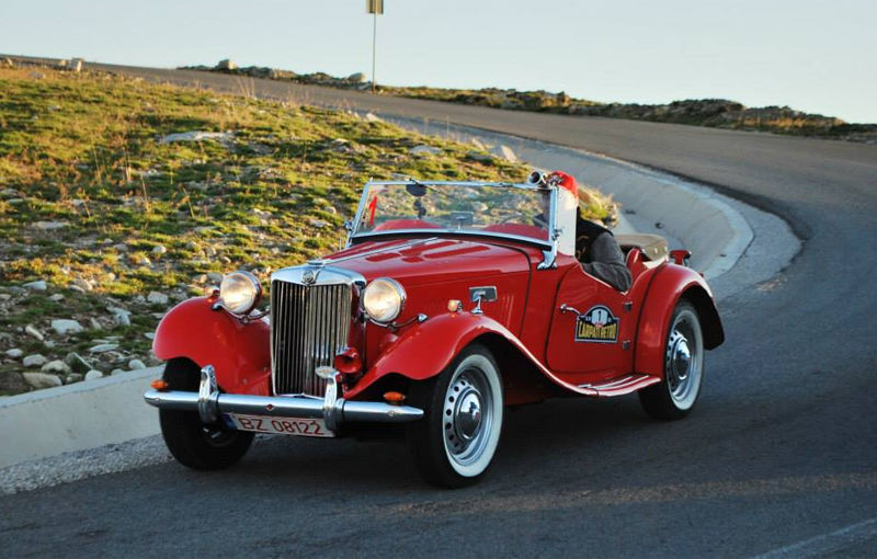 Concursul de Eleganţă de la Sinaia 2014: 42 de vehicule istorice se prezintă în faţa publicului pe 28 iunie - Poza 1