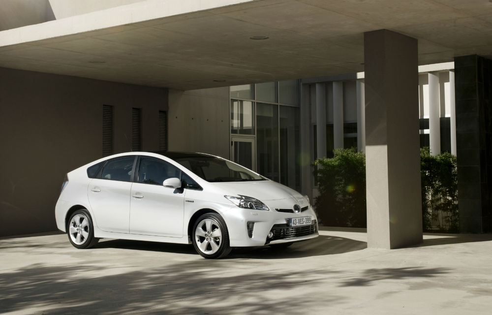 Toyota a amânat lansarea celei de-a patra generaţii a lui Prius pentru 2016 - Poza 1
