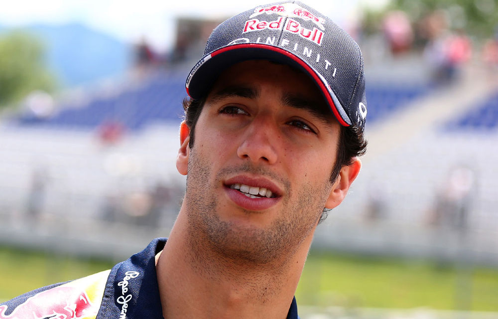 Ricciardo, surprins că obţine rezultate mai bune decât Vettel - Poza 1