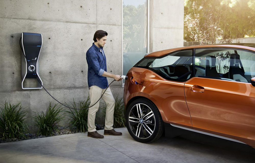 BMW: &quot;Le oferim cu plăcere celor de la Mercedes tehnologia bateriilor pentru maşini electrice, dacă ei îşi doresc asta&quot; - Poza 1