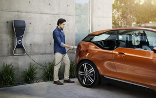 BMW: "Le oferim cu plăcere celor de la Mercedes tehnologia bateriilor pentru maşini electrice, dacă ei îşi doresc asta"