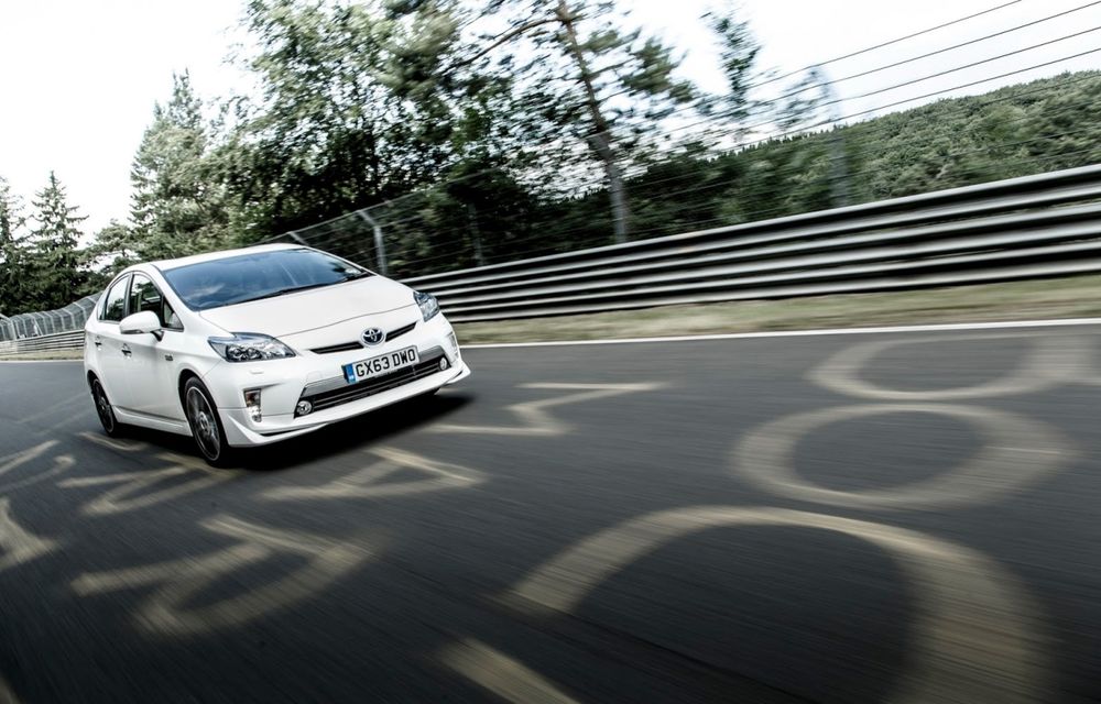 Toyota Prius Plug-in Hybrid a stabilit un record de consum la Nurburgring - Poza 10
