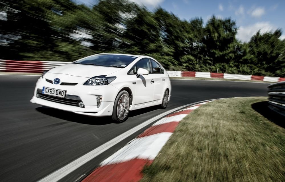 Toyota Prius Plug-in Hybrid a stabilit un record de consum la Nurburgring - Poza 1