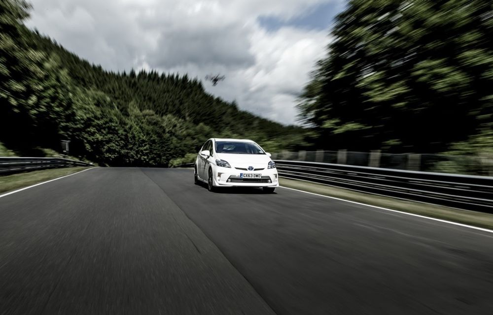 Toyota Prius Plug-in Hybrid a stabilit un record de consum la Nurburgring - Poza 5