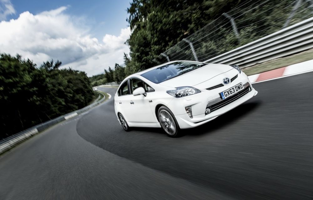 Toyota Prius Plug-in Hybrid a stabilit un record de consum la Nurburgring - Poza 4