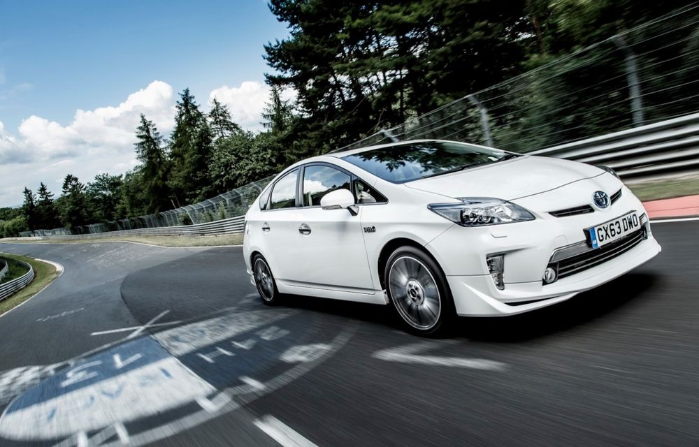 Toyota Prius Plug-in Hybrid a stabilit un record de consum la Nurburgring - Poza 11
