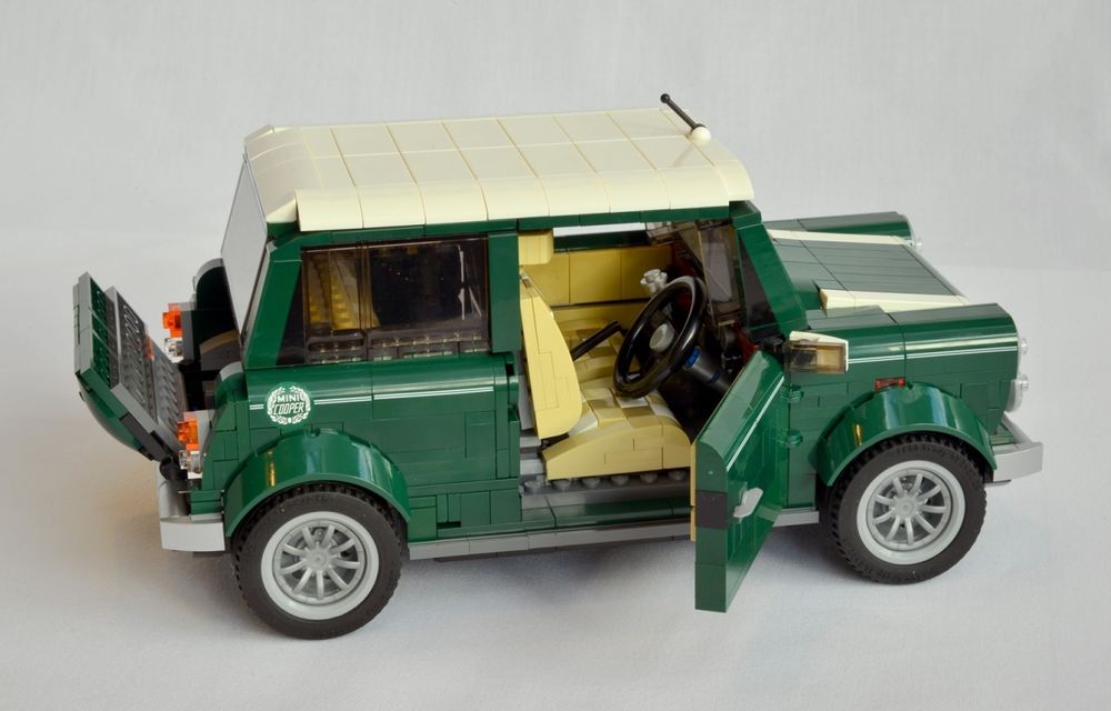 Mini Cooper este oferit şi în versiune LEGO: 1.077 de piese completează maşina de 25 de centimetri lungime - Poza 3