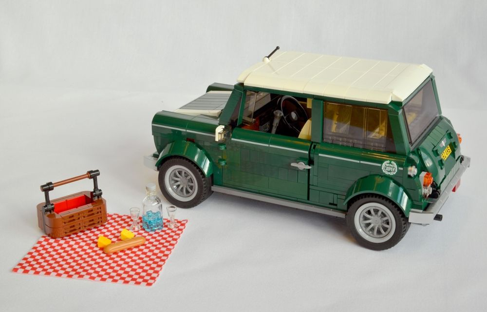 Mini Cooper este oferit şi în versiune LEGO: 1.077 de piese completează maşina de 25 de centimetri lungime - Poza 16