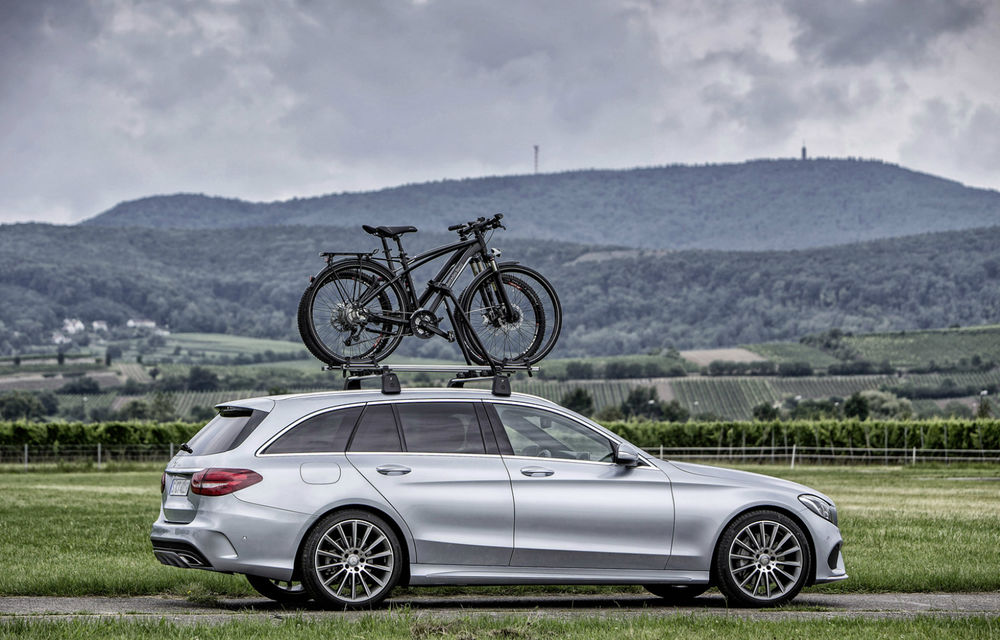 Mercedes C-Class Estate Genuine Accesories - suport de biciclete şi elemente practice pentru break-ul german - Poza 1