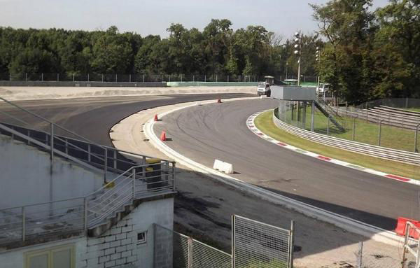Unul dintre cele mai cunoscute viraje din Formula 1 a fost stricat: Parabolica de la Monza, asfaltată pe exterior - Poza 1