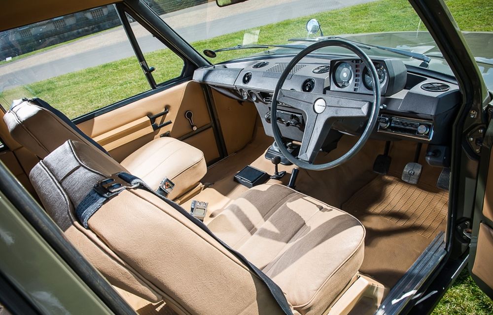 Primul exemplar Range Rover va fi vândut la licitaţie - Poza 4