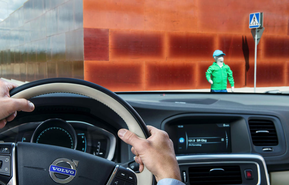Volvo a construit un oraş-simulacru pentru a testa sistemele de siguranţă ale viitorului - Poza 4